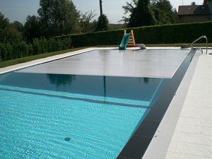 couverture de piscine automatique / de sécurité / à lattes / immergée