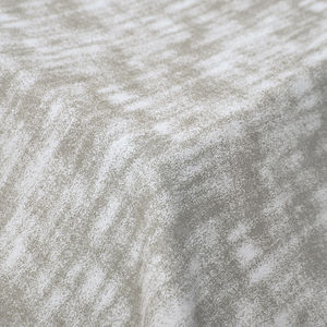 tissu d'ameublement / pour rideaux / à motif / en polyester