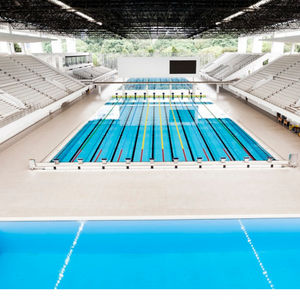 piscine hors-sol / enterrée / en acier / publique