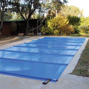 couverture de piscine à barres