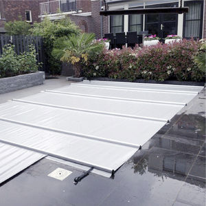 couverture de piscine à barres