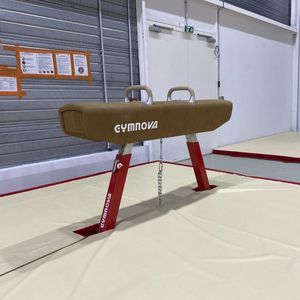 cheval de saut pour gymnastique