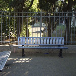 banc public / contemporain / en acier / avec dossier
