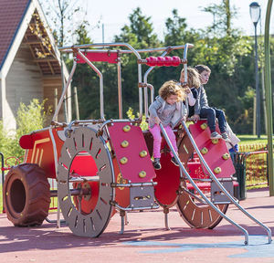 véhicule pour aire de jeux