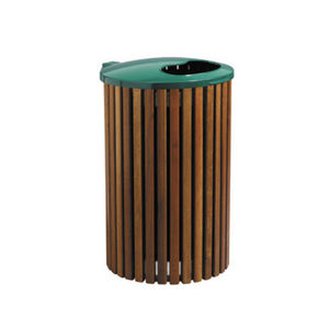 poubelle publique / en bois