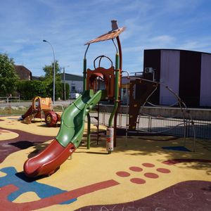structure de jeu pour aire de jeux / en plastique / en acier / en HPL