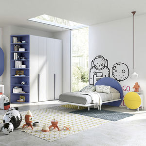 chambre d'enfant blanche