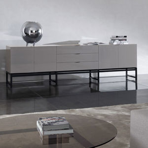 table de chevet contemporaine / en bois / en bois laqué / avec piètement en frêne