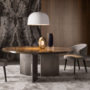 table contemporaine / en chêne / en bois massif / en MDF