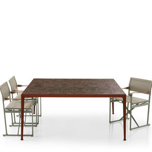 table contemporaine