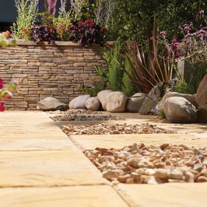 bordure de jardin / en béton / en pierre reconstituée / en hauteur