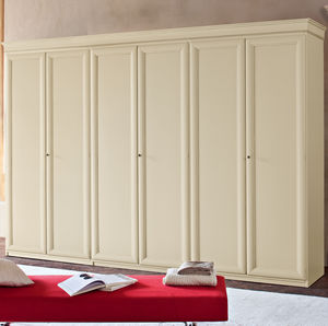 armoire classique / en bois laqué / à porte battante