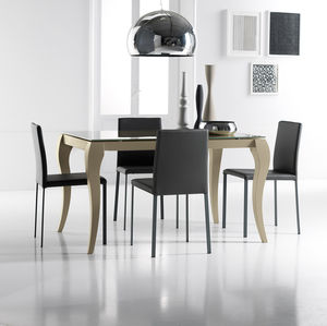 table à manger classique 1
