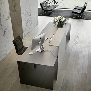 bureau sur pied 1
