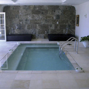 margelle de piscine en pierre