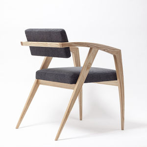 chaise contemporaine / tapissée / avec accoudoirs / en tissu