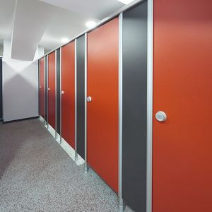 cabine sanitaire stratifiée