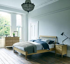 lit king size / contemporain / avec tête de lit / en chêne