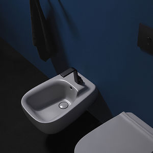 bidet suspendu