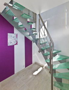 escalier quart tournant / structure en acier / marche en verre / sans contremarche