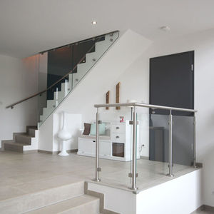 garde-corps en verre / à panneaux / d'intérieur / pour escalier