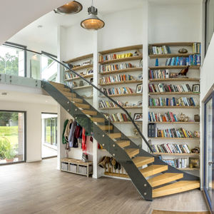 escalier droit / structure en acier / marche en bois / sans contremarche