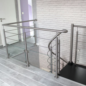 garde-corps en inox / à panneaux en verre / d'intérieur / pour escalier