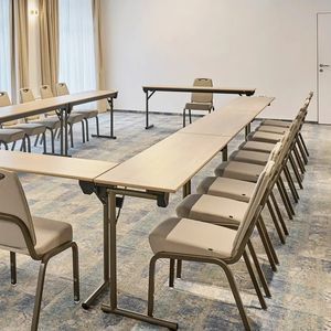 table de conférence contemporaine