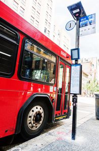 arrêt de bus en métal