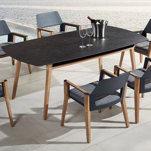 table à manger contemporaine / en bois / en aluminium / rectangulaire