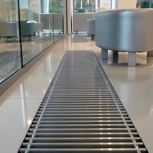 convecteur à eau chaude / en métal / contemporain / avec ventilateur
