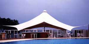 structure tendue câble-membrane / pour couverture / avec membrane en polyester / pour le secteur événementiel