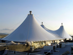 structure tendue câble-membrane 1