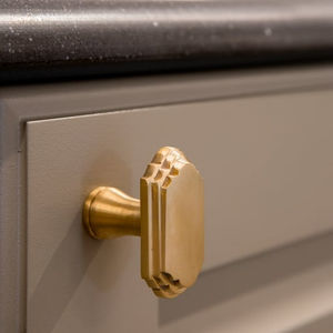 bouton de meuble classique