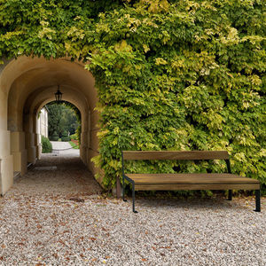 banc public / contemporain / en bois exotique / en acier galvanisé