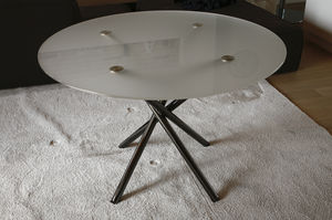 table contemporaine