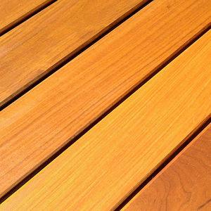 lame de terrasse en bois de feuillus 1