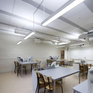 luminaire suspendu / à LED / linéaire / en tôle d'acier