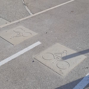 marquage au sol pour piste cyclable