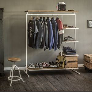 présentoir pour vêtements