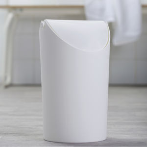 poubelle de salle de bain