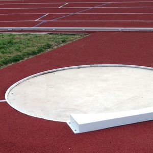 plateau pour lancer de poids d'extérieur