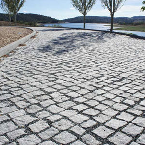 pavé en granit / antidérapant / pour piétons / carrossable