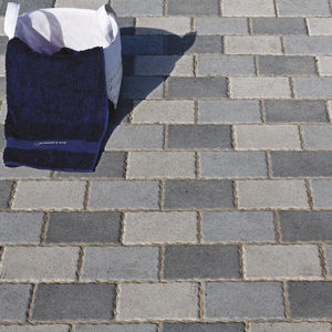 pavé en béton / carrossable / antidérapant / antigel