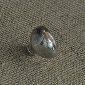 bouton de meuble classique
