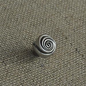 bouton de meuble classique