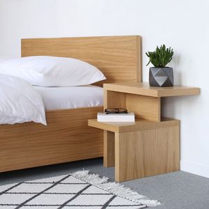 table de chevet contemporaine / en chêne / en noyer / en plaqué bois