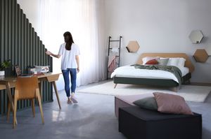 bureau en noyer / en chêne / contemporain