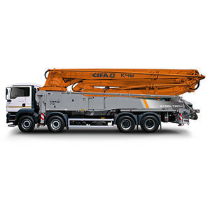 pompe à béton montée sur camion 1