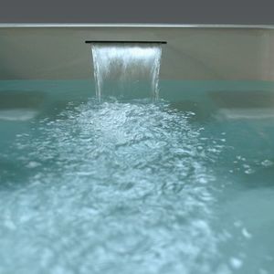 bec pour baignoire en composite 1